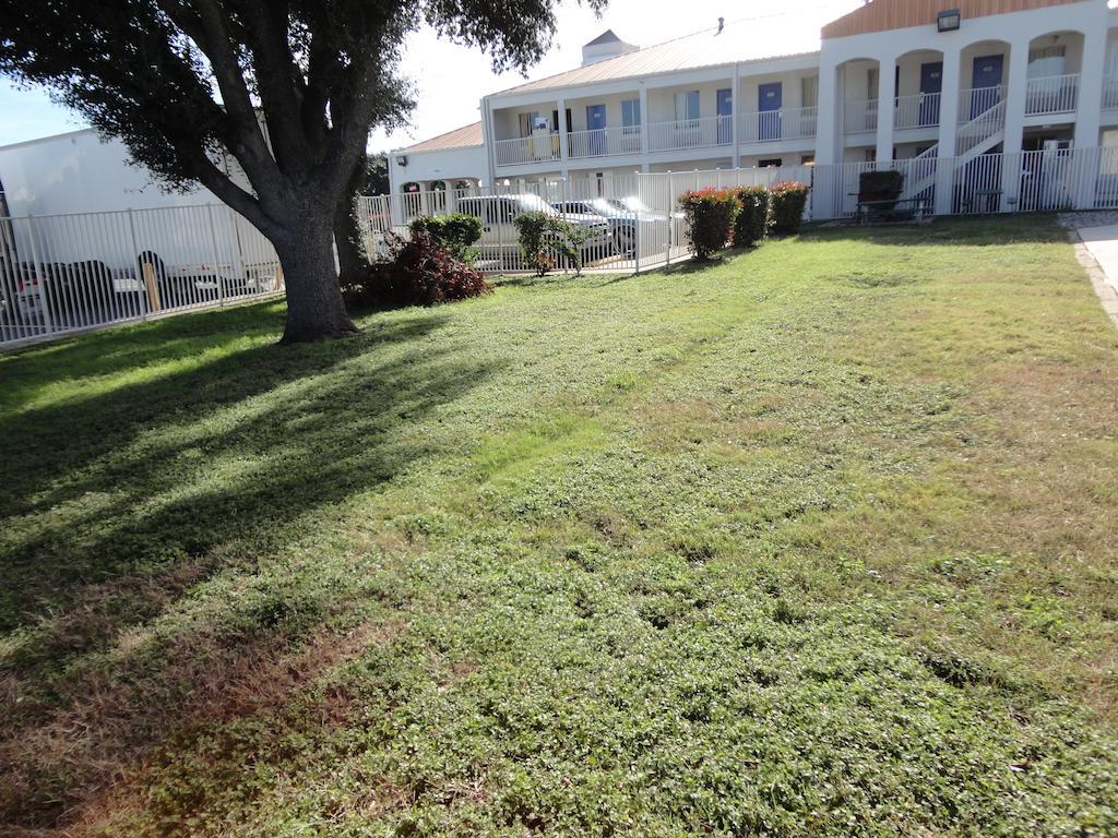 6-round Rock, Tx Hotel 2*